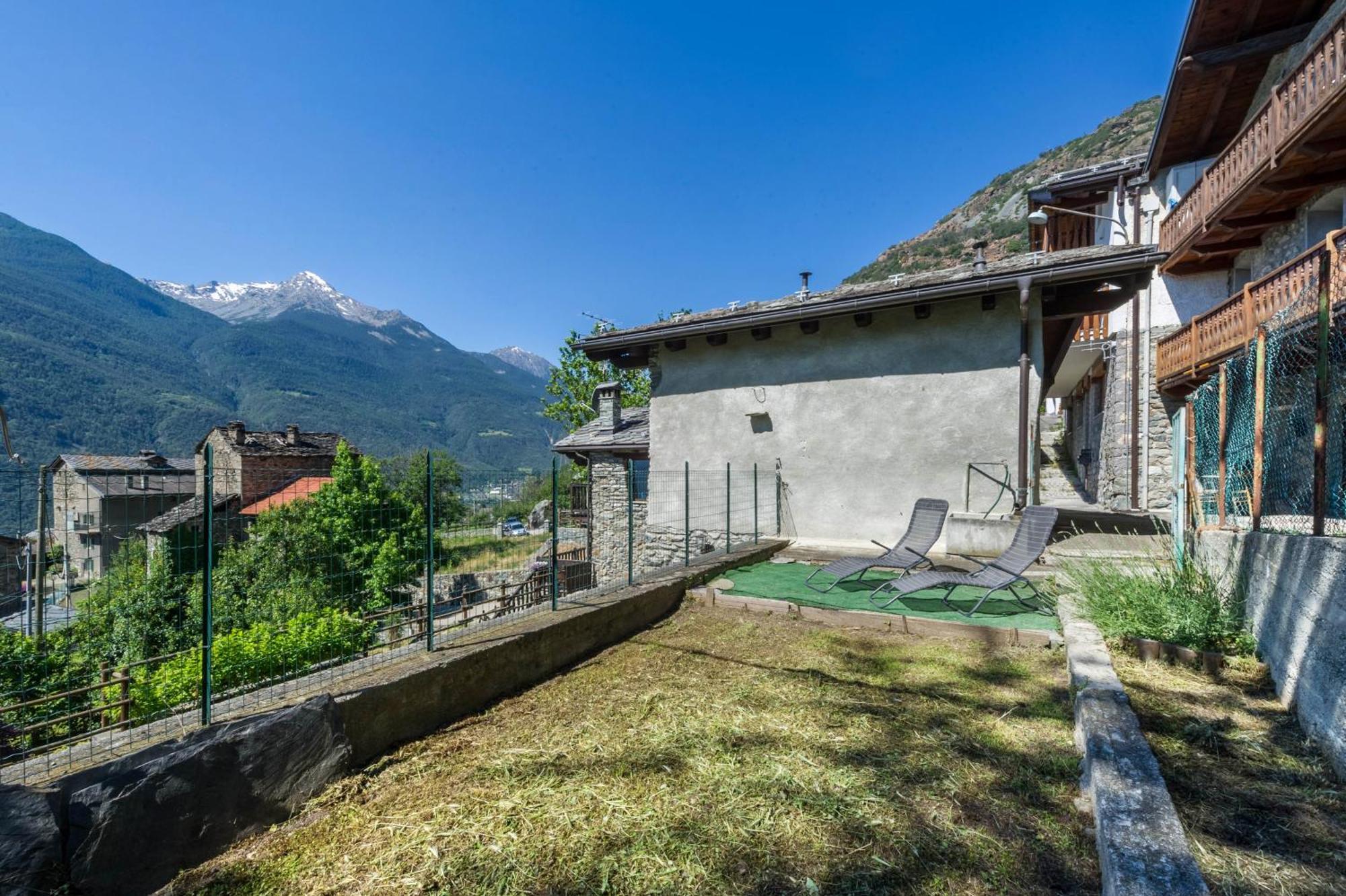 Il Nido Di Letizia Apartamento Châtillon Exterior foto