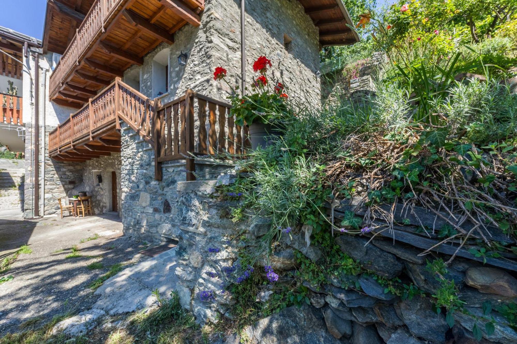 Il Nido Di Letizia Apartamento Châtillon Exterior foto